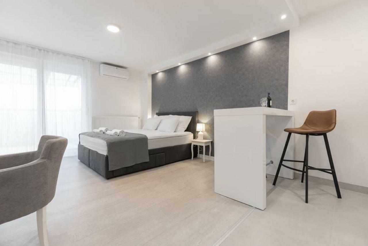 Penthouse "Sky 17" S Balkonom I Besplatnim Parkingom Apartment Загреб Екстериор снимка