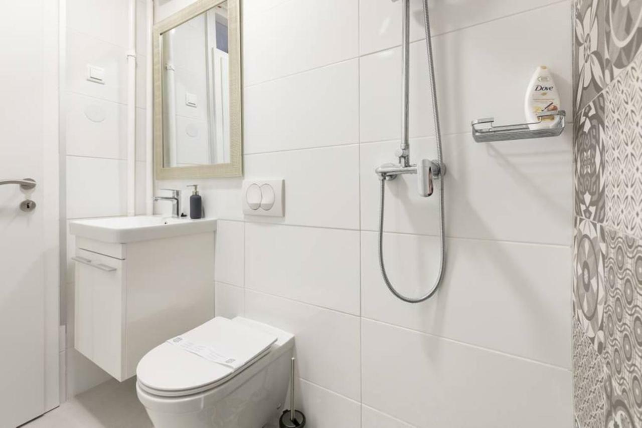 Penthouse "Sky 17" S Balkonom I Besplatnim Parkingom Apartment Загреб Екстериор снимка